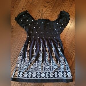 Beautiful flowy top, Excellent Condition, sml - med